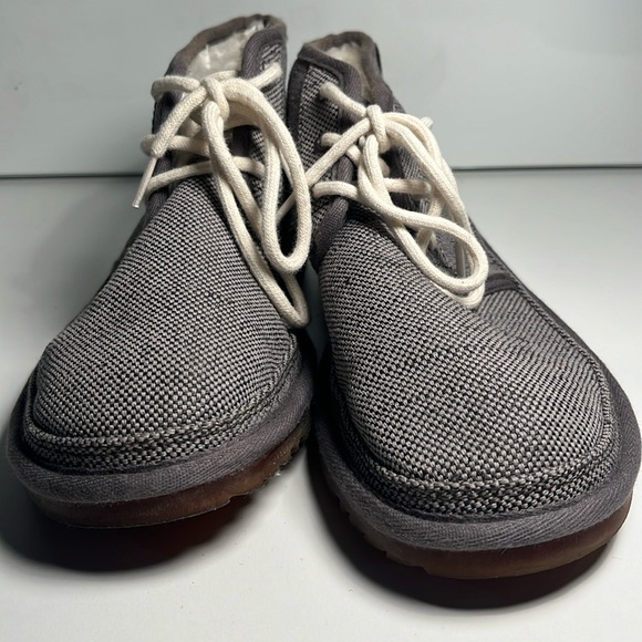 UGG - Picture 1 of 6
